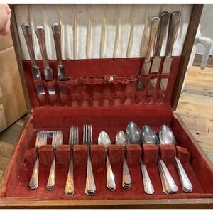 Vintage Oneida Wm A Rogers PARK LANE Silverplate Flatware Set 38pc w/ Chest